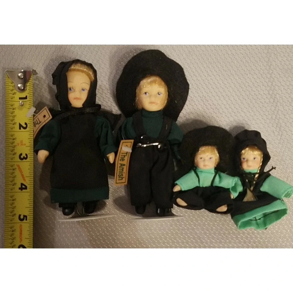 AMISH FAMILY SET‎ OF 4 porcelain Ornament Dolls